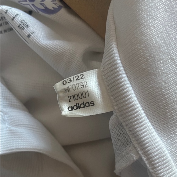 adidas White Real Madrid Home Jersey with Lilac Stripes - Picture 4 of 5